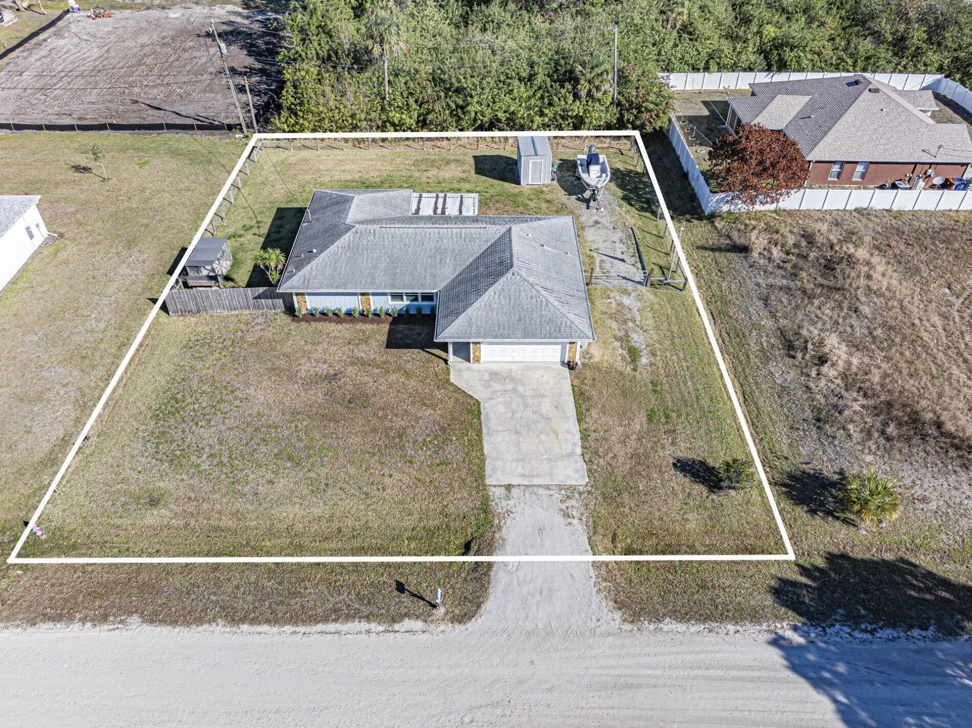 9026 85th Place, Vero Beach, FL 32967 Main Photo