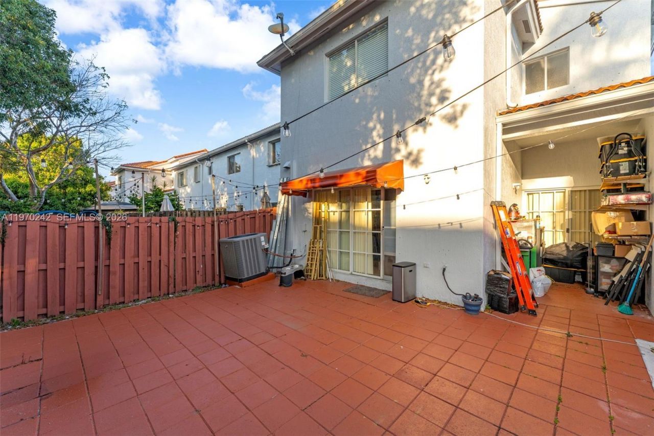 846 SW 148 Th Pl, Miami, FL 33194 Photo