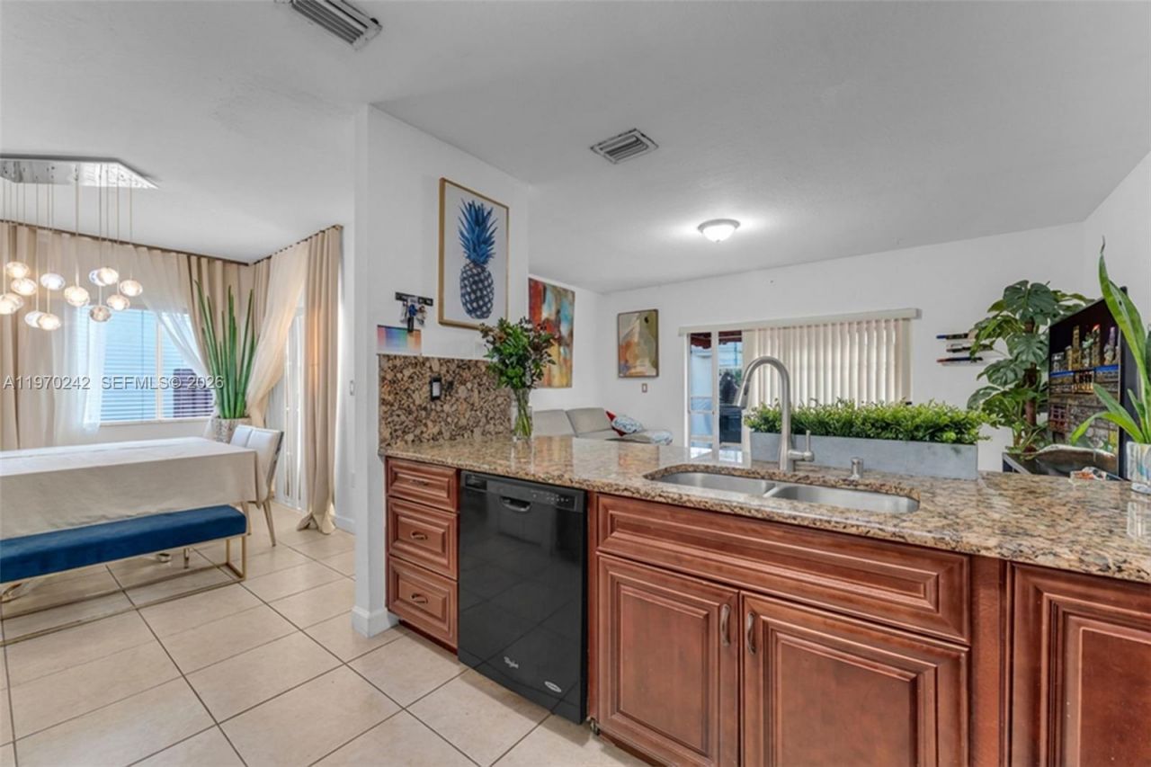 846 SW 148 Th Pl, Miami, FL 33194 Photo