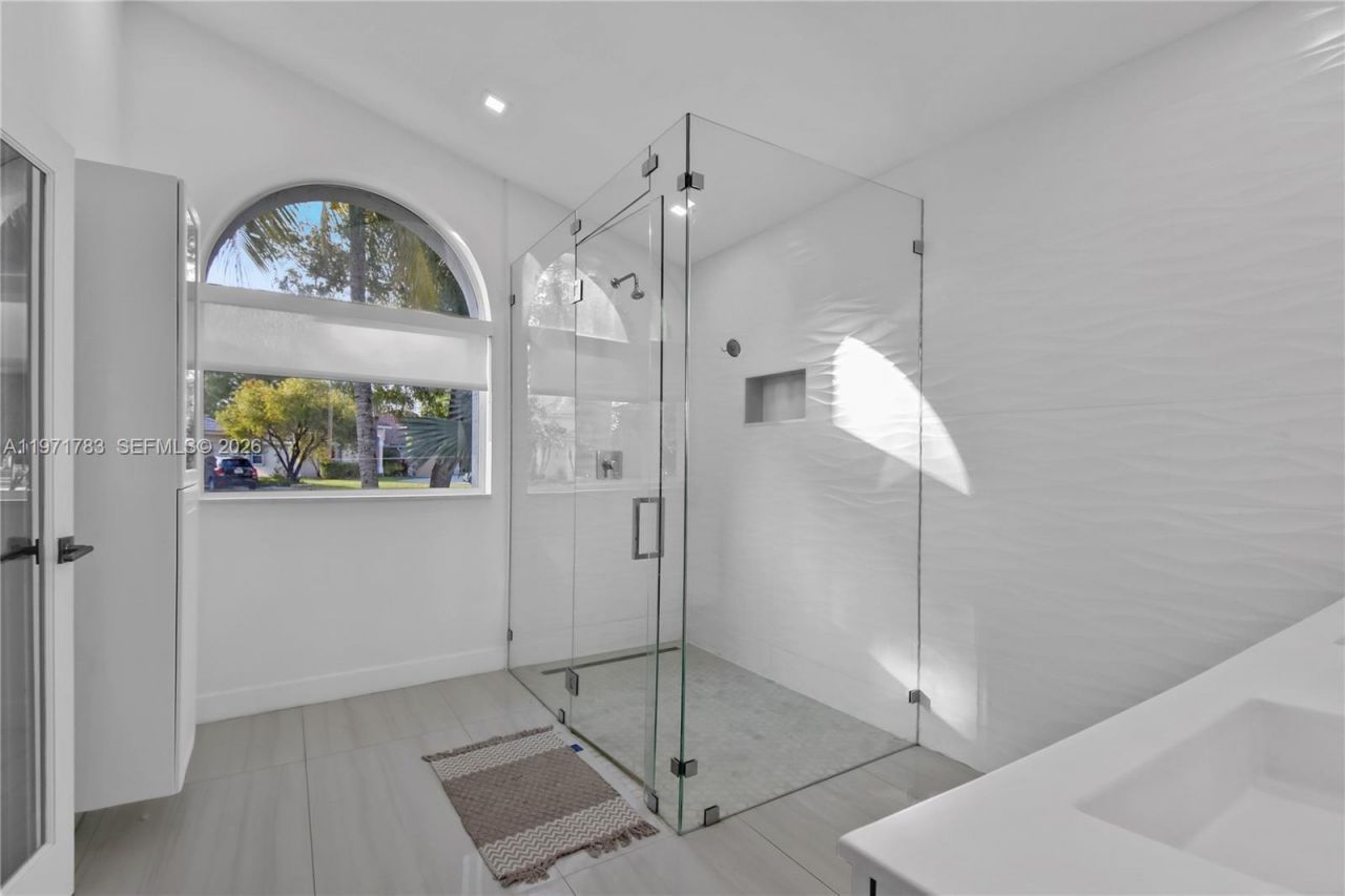 710 Lake Blvd, Weston, FL 33326 Photo