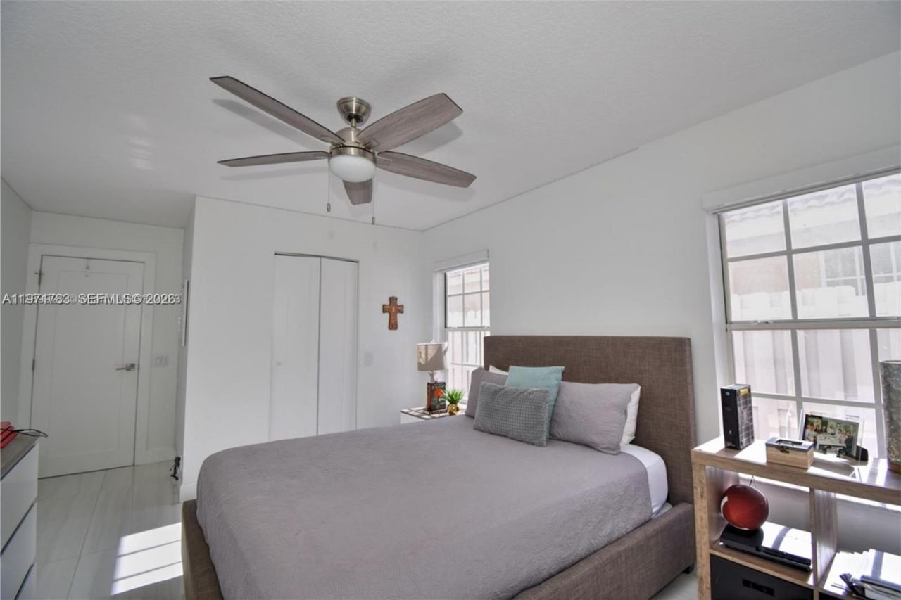 710 Lake Blvd, Weston, FL 33326 Photo