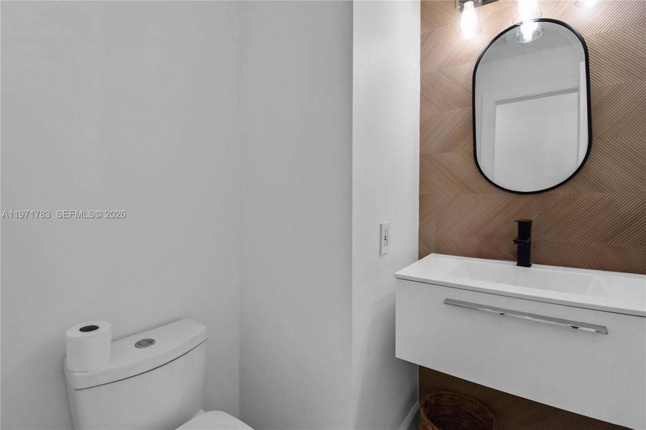 710 Lake Blvd, Weston, FL 33326 Photo