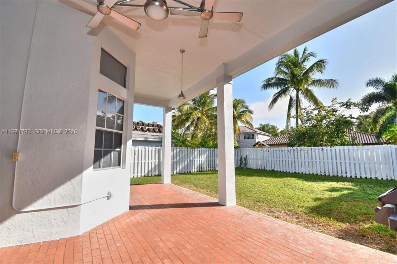 710 Lake Blvd, Weston, FL 33326 Photo