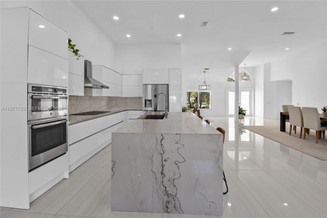 710 Lake Blvd, Weston, FL 33326 Photo