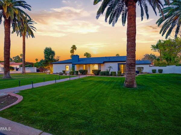 2939 N MANOR Drive W, Phoenix, AZ 85014