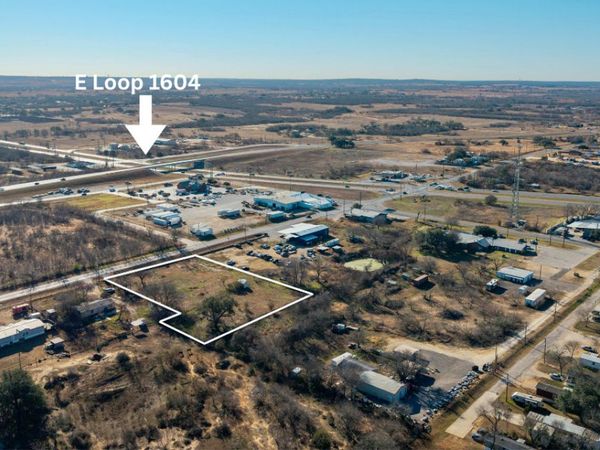 5609 N Fm 3465, Adkins, TX 78101