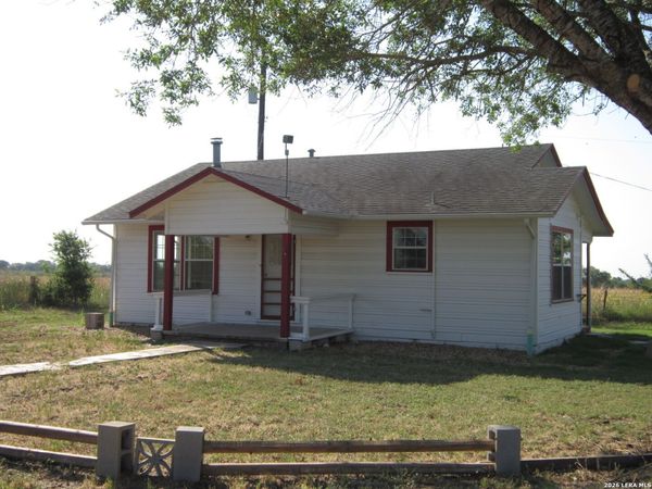 4111 STAPPER RD, St Hedwig, TX 78152