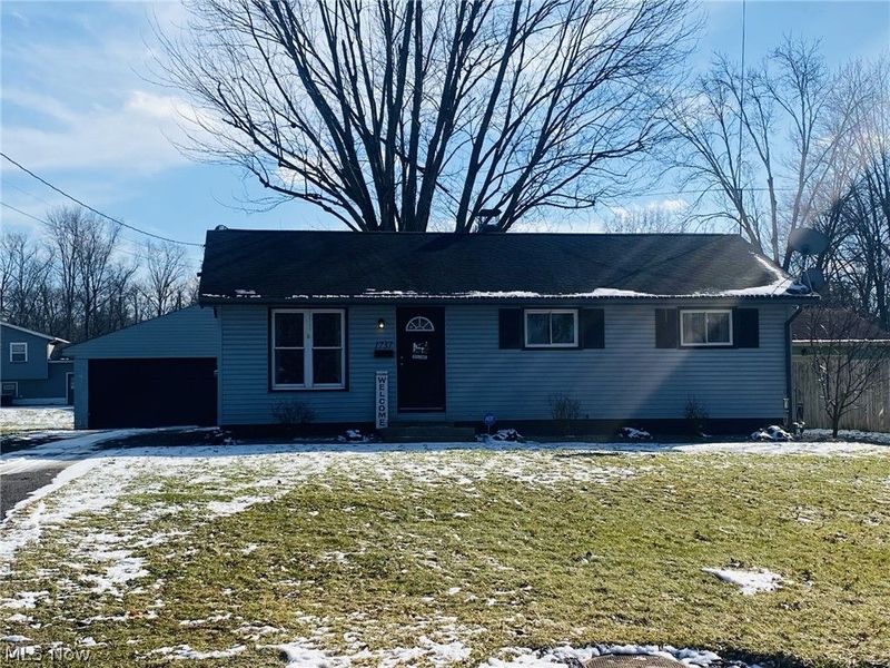 1737 Halbert Drive, Youngstown, OH 44514 Photo 3