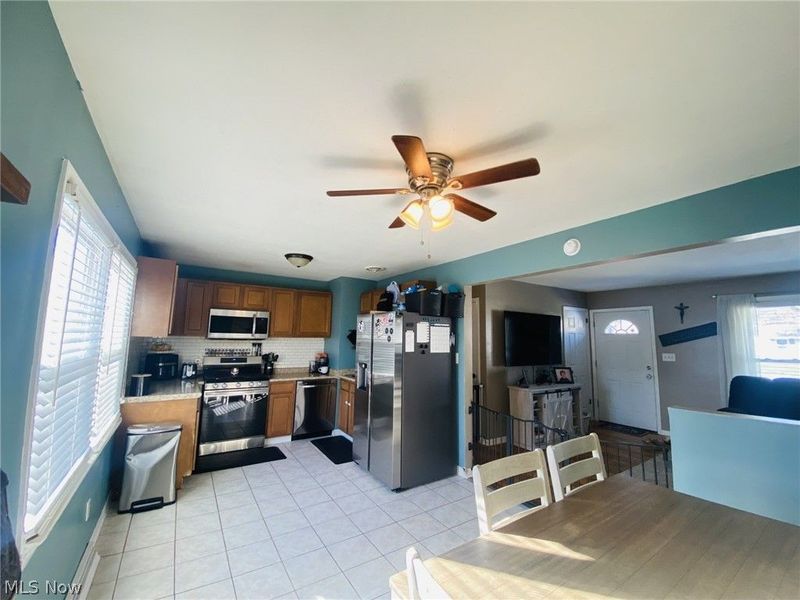 1737 Halbert Drive, Youngstown, OH 44514 Photo 9