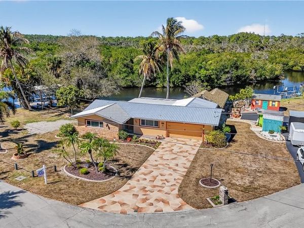 1324 Thompson ST , NORTH FORT MYERS, FL 33903