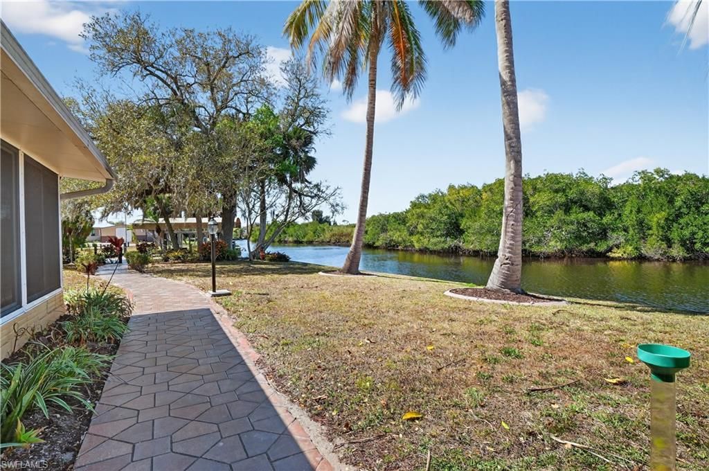 1324 Thompson St, North Fort Myers, FL 33903 Photo