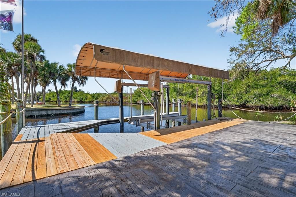 1324 Thompson St, North Fort Myers, FL 33903 Photo