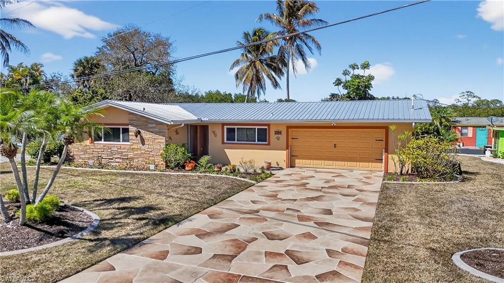 1324 Thompson St, North Fort Myers, FL 33903 Photo