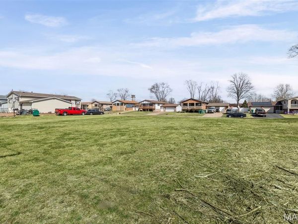 844 Saint Benedict Drive , Cahokia, IL 62206