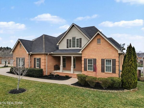 244 Savannah Park Drive, Maryville, TN 37803