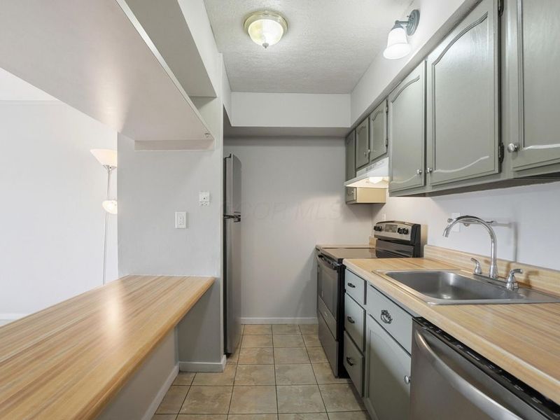 736 Worthington Forest Place, Columbus, OH 43229 Photo 11