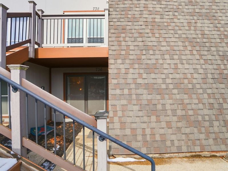 736 Worthington Forest Place, Columbus, OH 43229 Photo 2