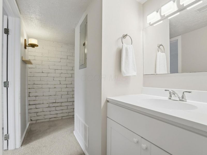 736 Worthington Forest Place, Columbus, OH 43229 Photo 22