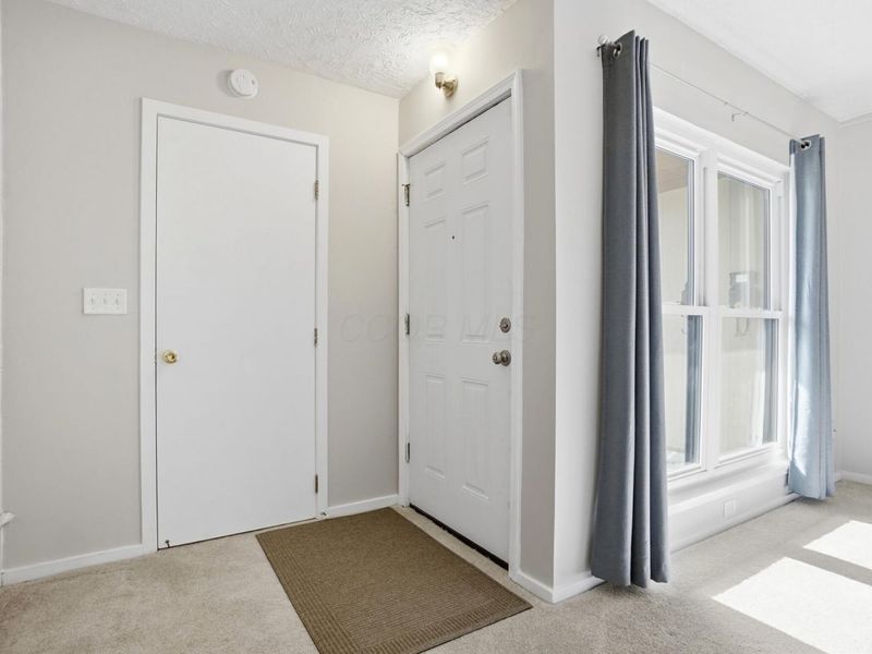 736 Worthington Forest Place, Columbus, OH 43229 Photo 5