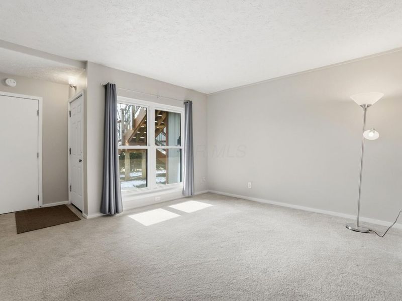 736 Worthington Forest Place, Columbus, OH 43229 Photo 6