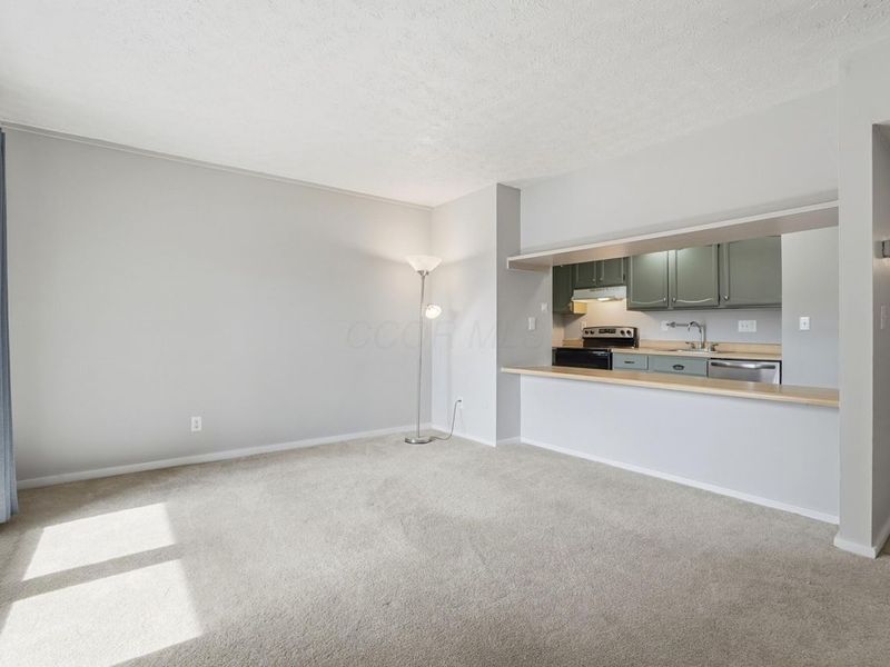 736 Worthington Forest Place, Columbus, OH 43229 Photo 9