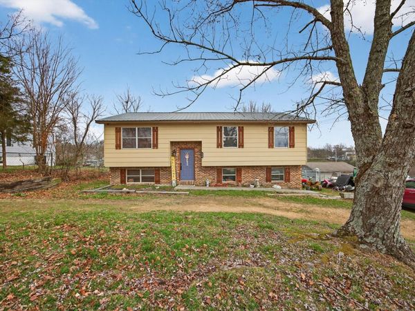 230 SE Fairview Drive, Cleveland, TN 37323