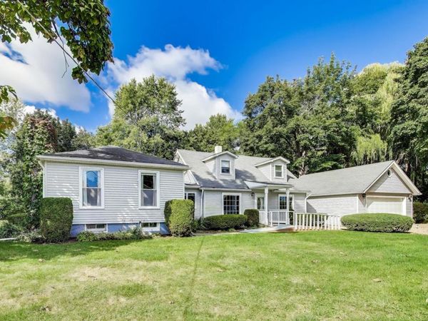 546 Thorndale Avenue, Park City, IL 60085