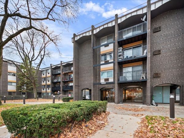 6800 N California Avenue , Unit 2L, Chicago, IL 60645