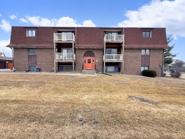 1211 48th Avenue, Unit 31, East Moline, IL 61244