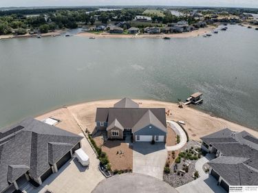 734 Cobblestone Pointe, Ashland, NE 68003