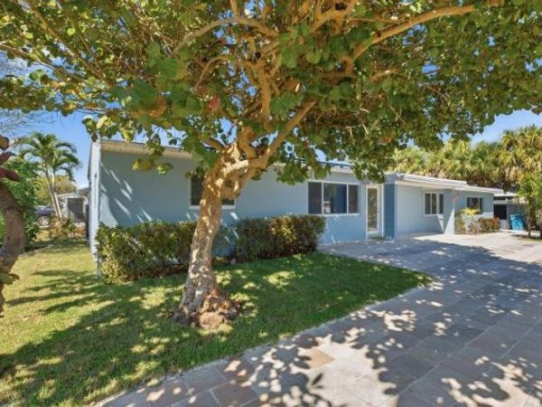 1115 S Seacrest Boulevard, Boynton Beach, FL 33435