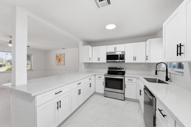 1115 S Seacrest Boulevard, Boynton Beach, FL 33435 Photo