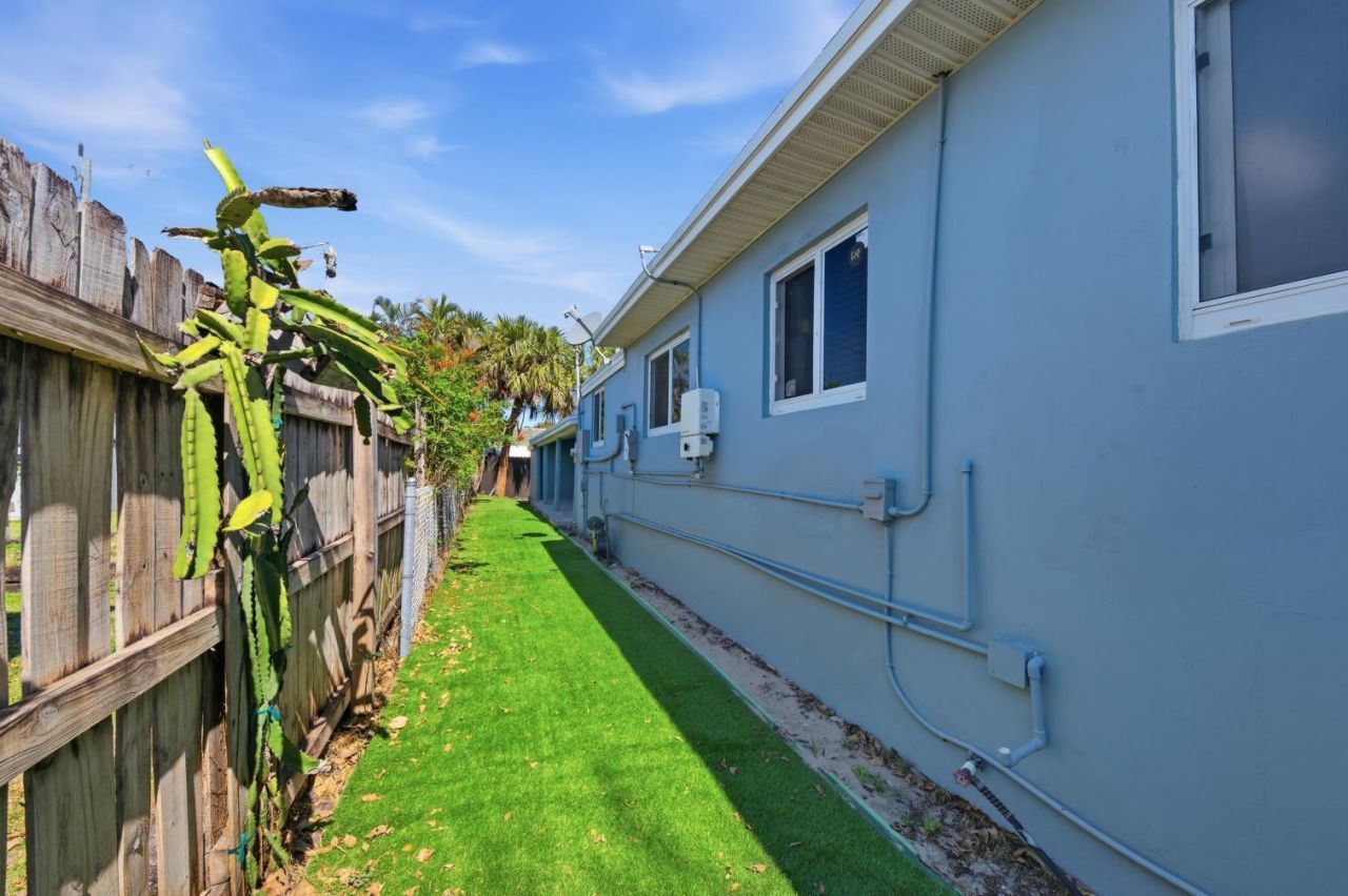 1115 S Seacrest Boulevard, Boynton Beach, FL 33435 Photo