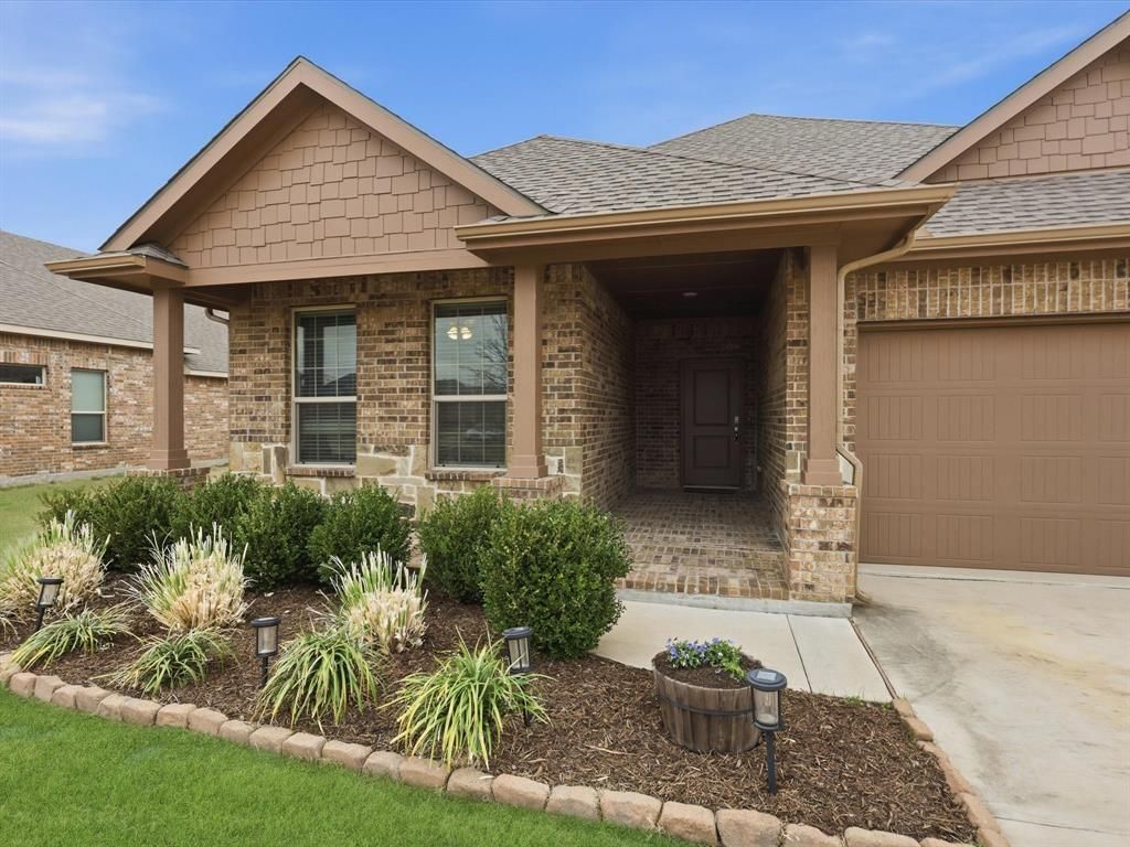 3425 Eloise Lane, Krum, TX 76249 Main Photo