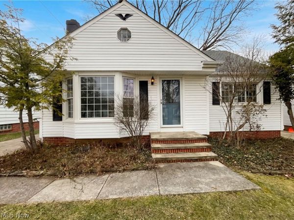16296 Parklawn Avenue, Cleveland, OH 44130