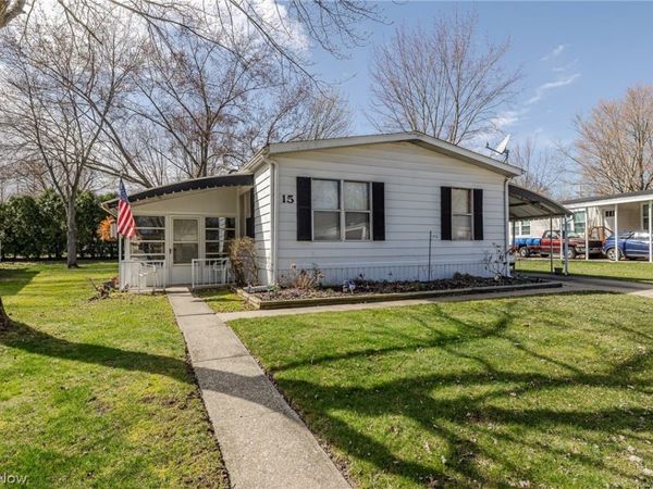15 Kimberly Lane, Olmsted Twp, OH 44138