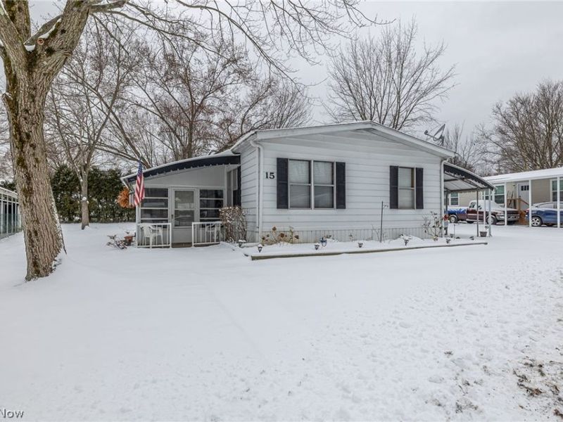 15 Kimberly Lane, Olmsted Township, OH 44138 Photo 2