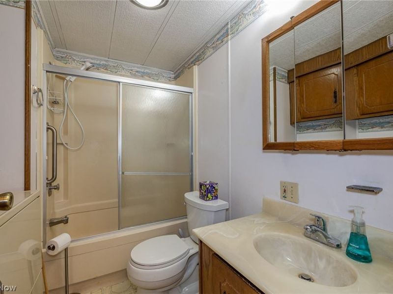 15 Kimberly Lane, Olmsted Township, OH 44138 Photo 20