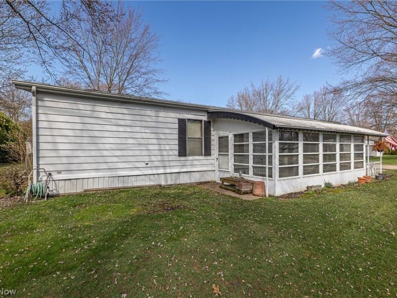 15 Kimberly Lane, Olmsted Township, OH 44138 Photo 3