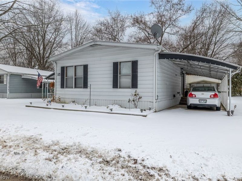 15 Kimberly Lane, Olmsted Township, OH 44138 Photo 3