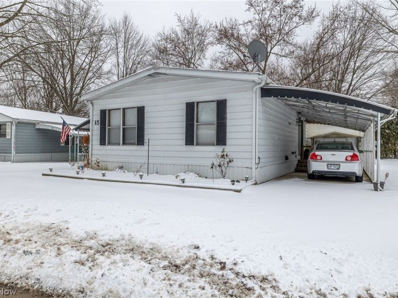 15 Kimberly Lane, Olmsted Township, OH 44138 Photo 4