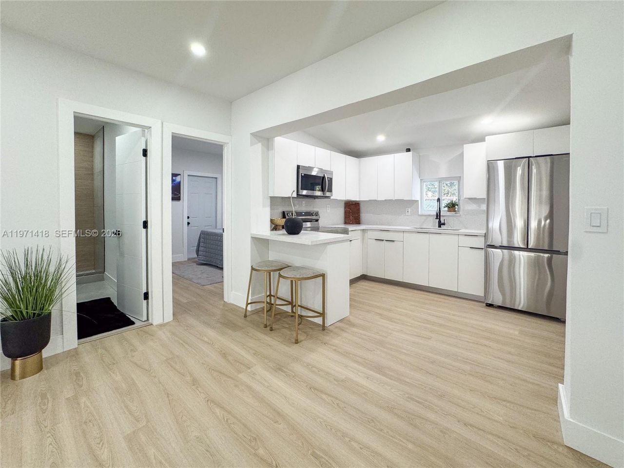 2255 NW 60th St, Miami, FL 33142 Photo