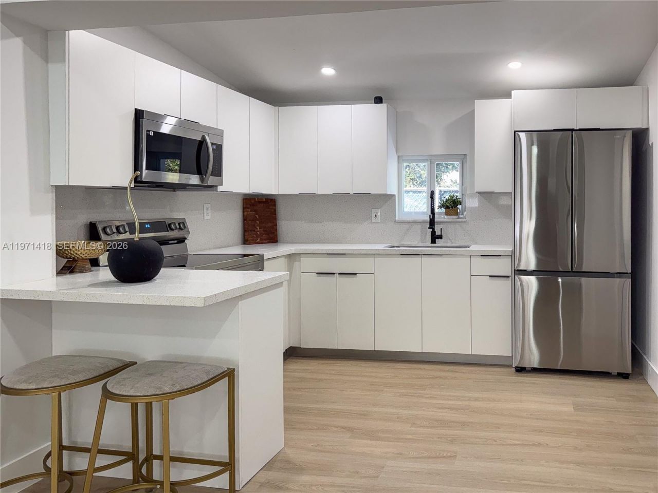 2255 NW 60th St, Miami, FL 33142 Photo