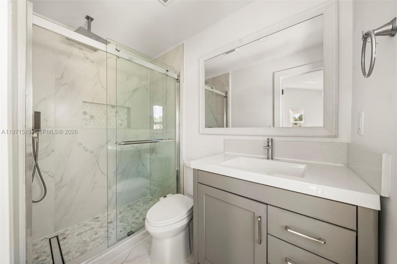 3166 Royal Palm Ave , Miami Beach, FL 33140 Photo