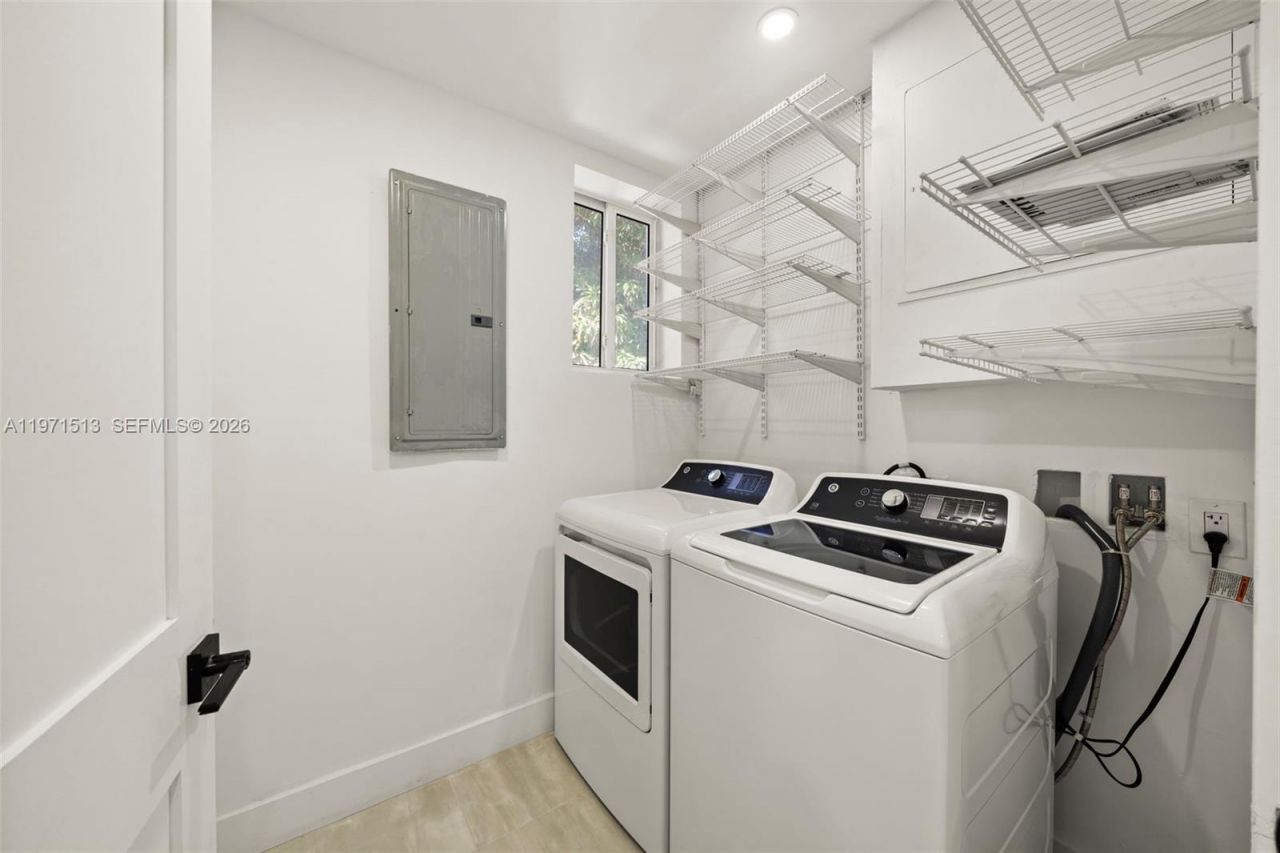 3166 Royal Palm Ave , Miami Beach, FL 33140 Photo