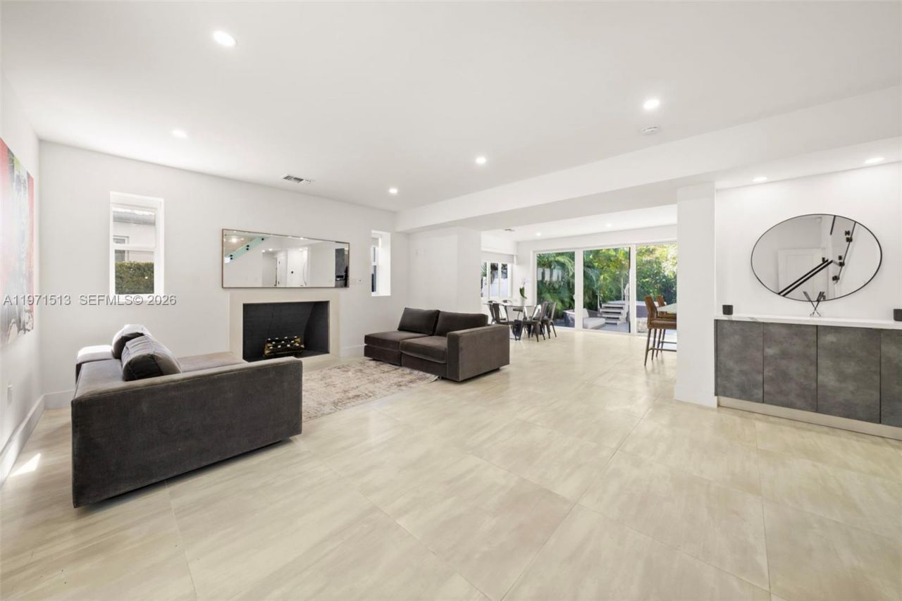 3166 Royal Palm Ave , Miami Beach, FL 33140 Photo