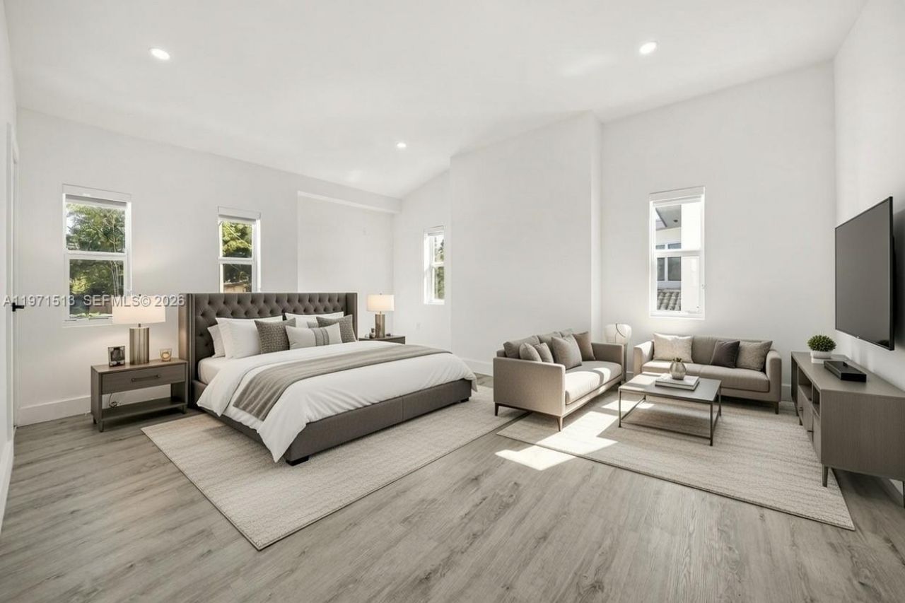 3166 Royal Palm Ave , Miami Beach, FL 33140 Photo