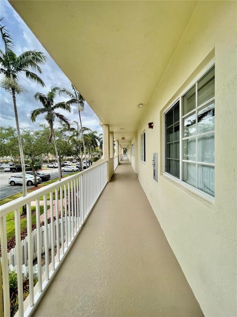 10710 NW 66th St, Unit 212, Doral, FL 33178 Photo