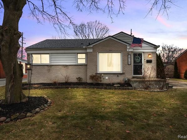 29750 W Chicago Street, Livonia, MI 48150