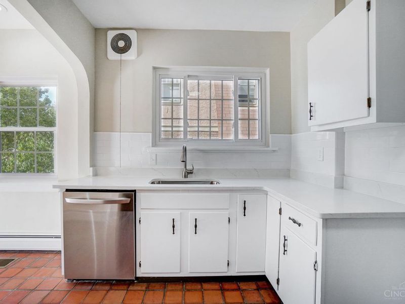 1346 Herlin Place, Cincinnati, OH 45208 Photo 12